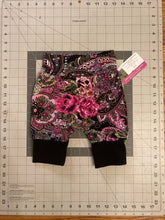 Load image into Gallery viewer, 9mo-3T Purple Floral Pattern Maxaloones Shorts