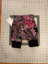 Load image into Gallery viewer, 9mo-3T Purple Floral Pattern Maxaloones Shorts
