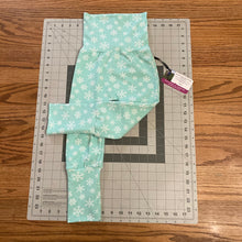 Load image into Gallery viewer, 9mo-3T Snowflakes on Mint Maxaloones