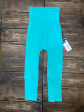 Load image into Gallery viewer, CLEARANCE 9mo-3T Mint Blue Cotton Spandex Basics Maxaloones