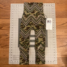 Load image into Gallery viewer, CLEARANCE 9mo-3T Camouflage Pattern DBP Maxaloones