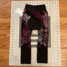 Load image into Gallery viewer, 9mo-3T Purple Pattern Soft Maxaloones