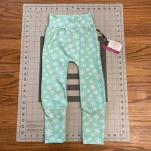 Load image into Gallery viewer, 9mo-3T Snowflakes on Mint Maxaloones