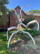 Load image into Gallery viewer, Large Metal Mantis Sculpture
