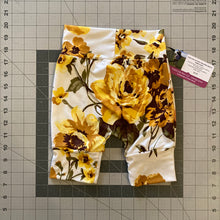 Load image into Gallery viewer, CLEARANCE 9mo-3T Floral Flowers Ivory White Yellow Soft DBP Maxaloones
